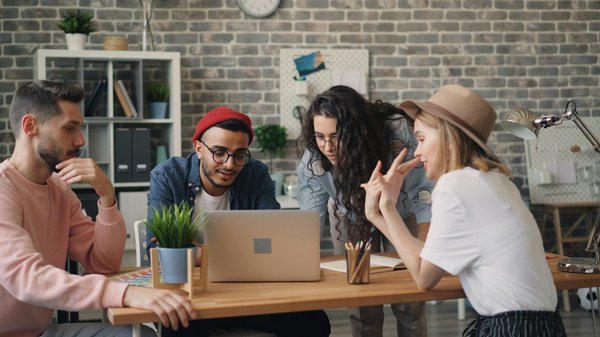 Optimisez votre service client avec une stratégie novatrice et percutante sur les réseaux sociaux